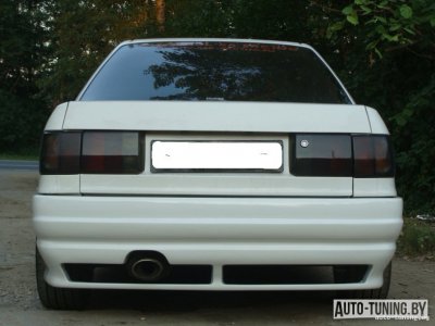 Бампер задний Audi 80(B3) 