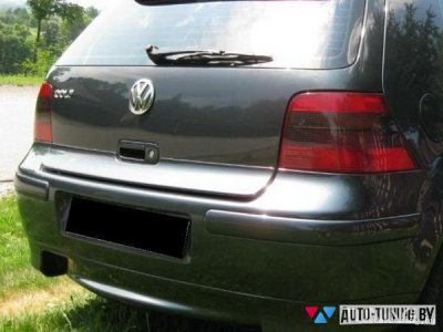 Накладка на заднюю дверь Volkswagen Golf IV 