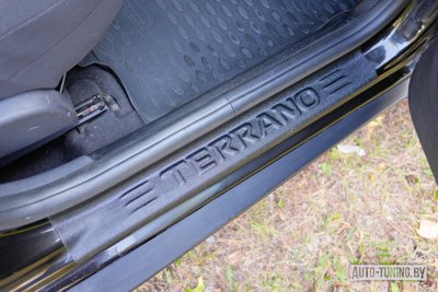 Защитно-декоративные накладки на пороги Nissan Terrano III 