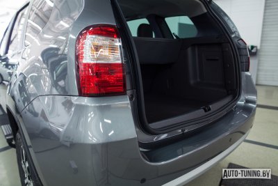 Защитная накладка на порожек багажника Nissan Terrano III 