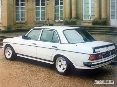 Юбка задняя Mercedes-Benz W123 